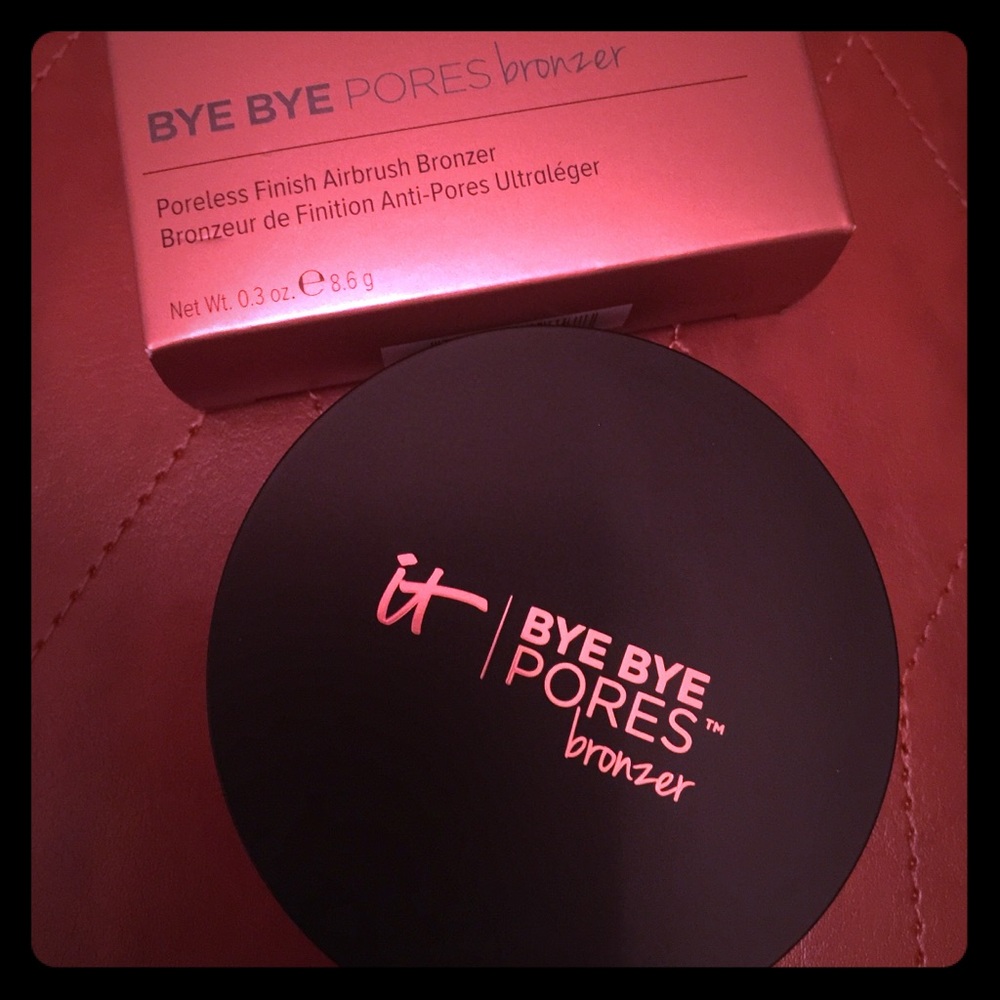 It Cosmetics Bye bye Pores Bronzer